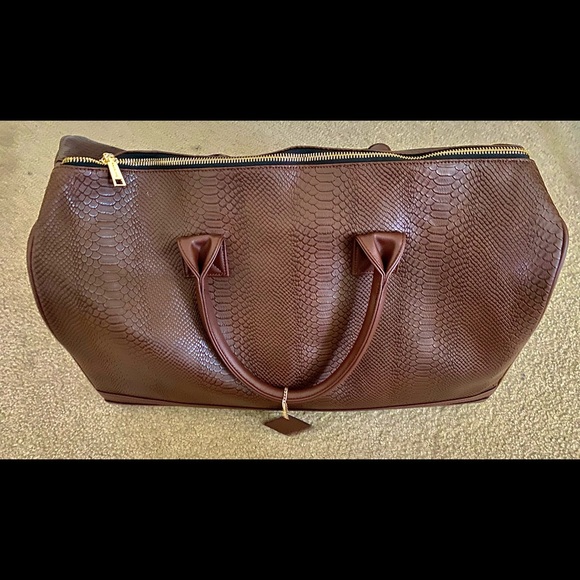Tote&Carry 
XL Chocolate Duffle - Picture 4 of 5